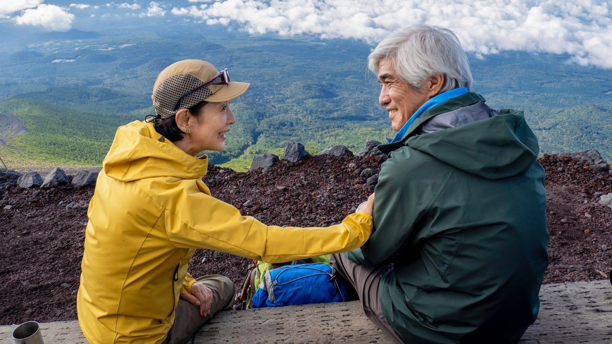 评分高达8.9分，《你在山顶的那一边》首映口碑炸裂，吉永小百合演绎传奇登山家 剧照1
