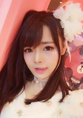 孔雯