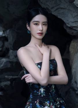 杨采钰