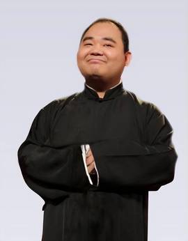 侯震