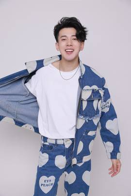 吴逸迦