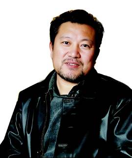 何伟