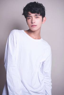 吕思含