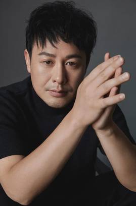 张颂文