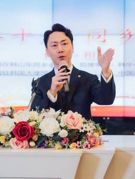 张文君