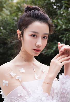 龙政璇