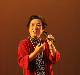 陆露明